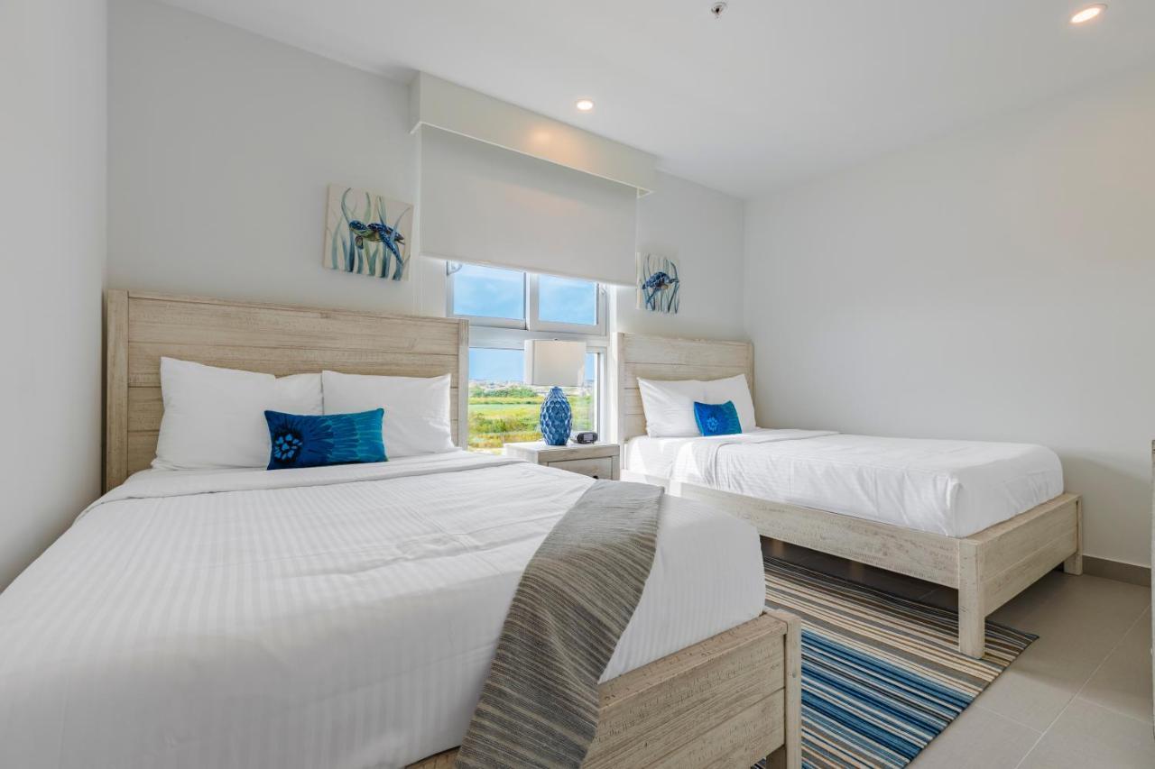 Azure Beach Residences Palm Beach Exterior foto