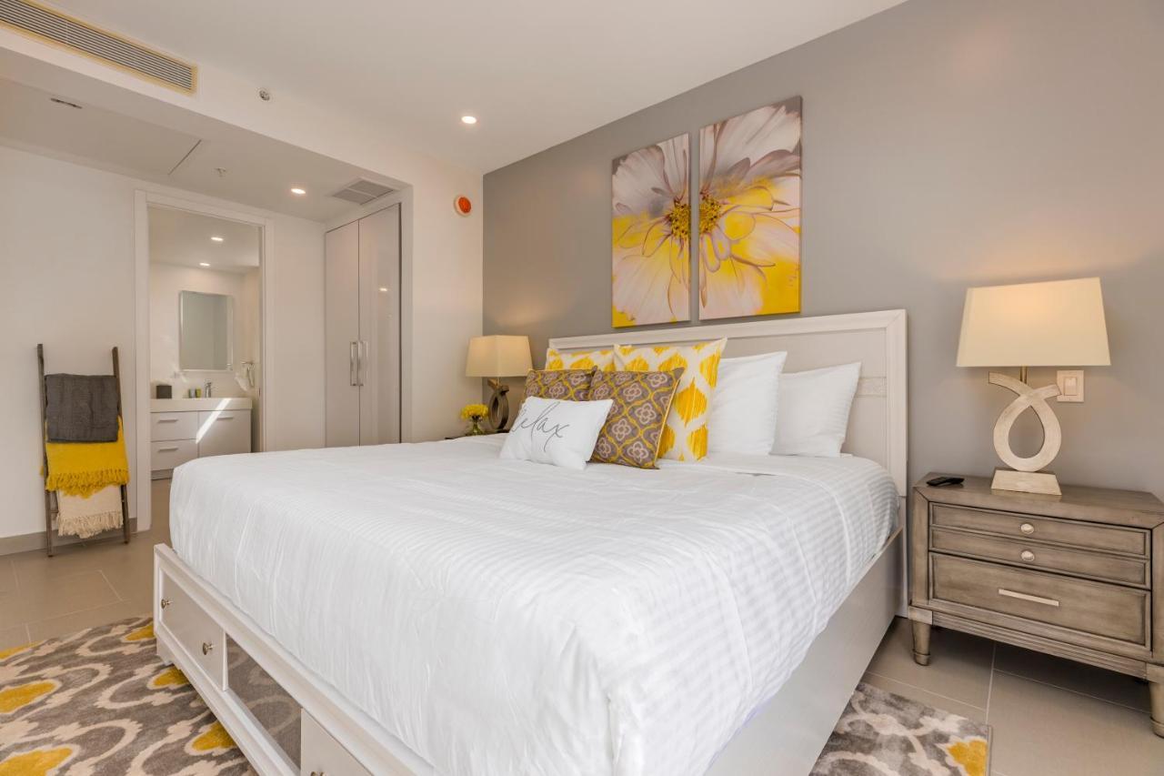 Azure Beach Residences Palm Beach Exterior foto